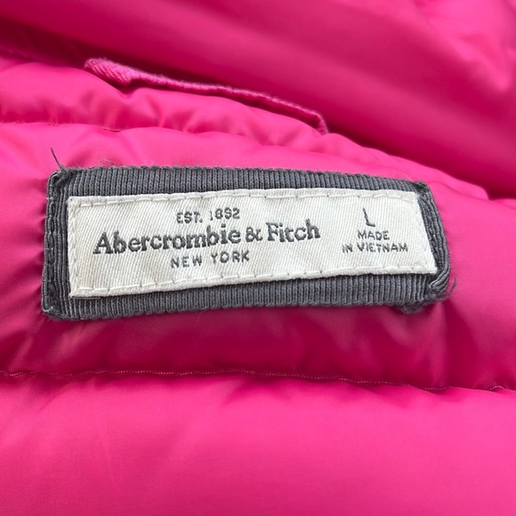 A&F Lightweight Puffer Jacket - Picture 2 of 9